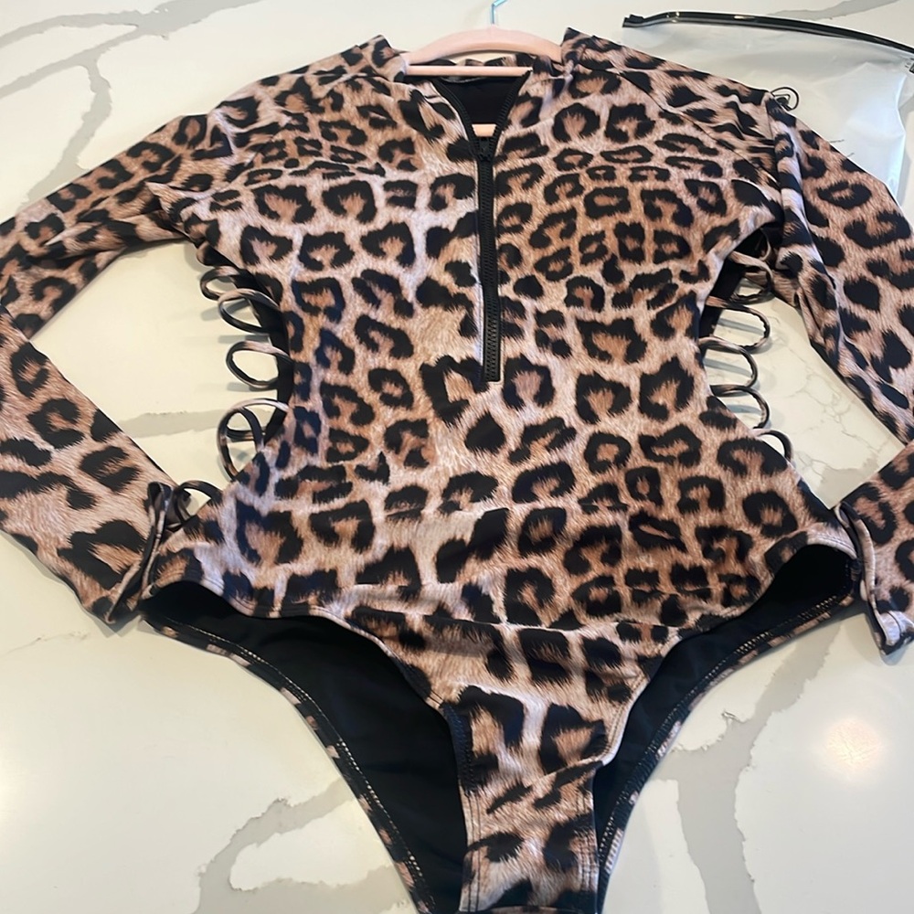 One piece swimsuit. New 👙👗